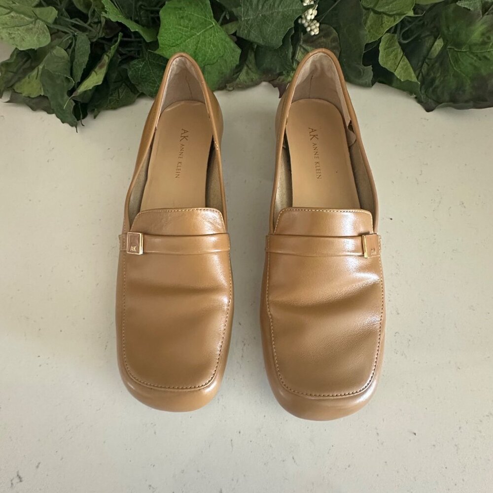 Anne Klein Womens Leather Loafers Size 8.5M Tan
